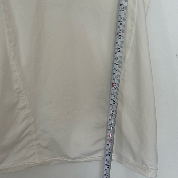 Intelliskin Top Posture Compression
Short Sleeve Tee Stretch V-Neck
Women M - Picture 7 of 9